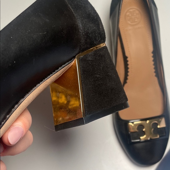 Tory Burch Black Heels with Gold Accent Genuine leather - Picture 5 of 5
